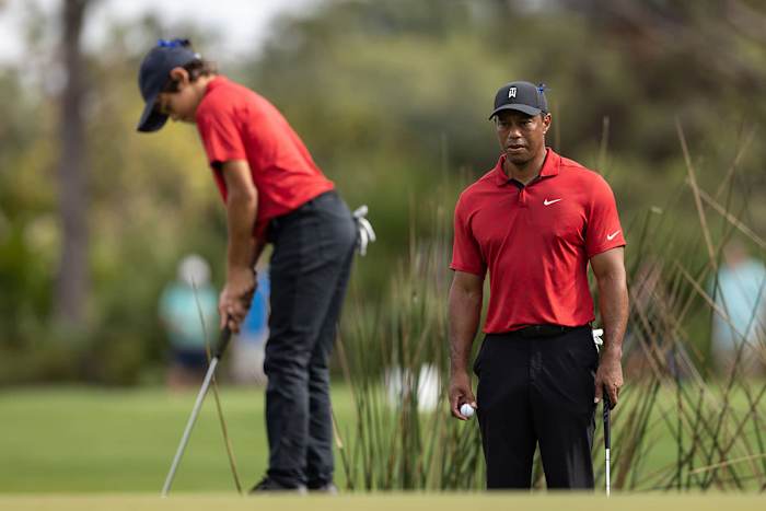 charlie-woods-putts-sunday-pnc-championship